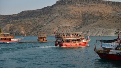 Halfeti’de Bayram Şoku: Fırat Manzarasına 200 TL! Turistler Tepkili