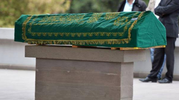 Evinde Ölü Bulunan Şanlıurfalı Aile Cenazeyi Reddetti: Teyzesi Sahip Çıktı