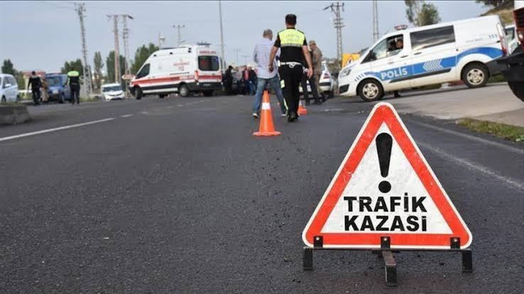 Suruç-Birecik Yolunda Feci Kaza: Araç Hurdaya Döndü, 2 Yaralı