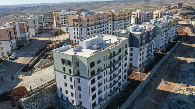 TOKİ’de Nakit Dayatması Krizi! Peşinat Ödemesi Yapmak İsteyen Vatandaşlar Şoke Oldu